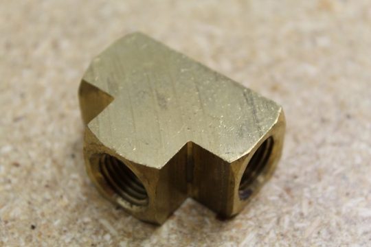 Fitting-1/4" FPT Brass Tee