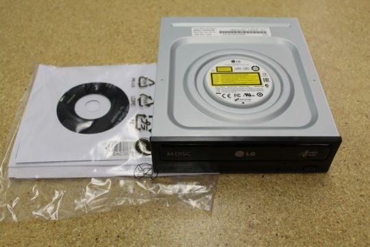 Windows XP Tower Sata DVD/CDR Disc Drive